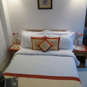 Deluxe Studio
